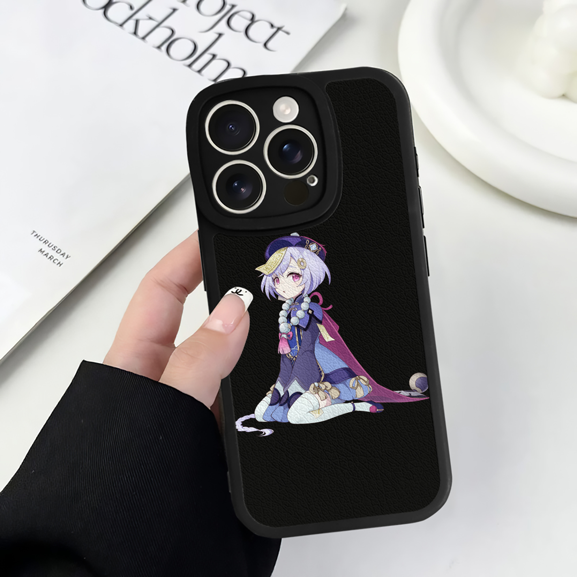 げんし神 七七 なな  genshin Nana 【iPhone 16シリーズ対応】シリコンスマホケース（レザー調） 材質：シリコン
